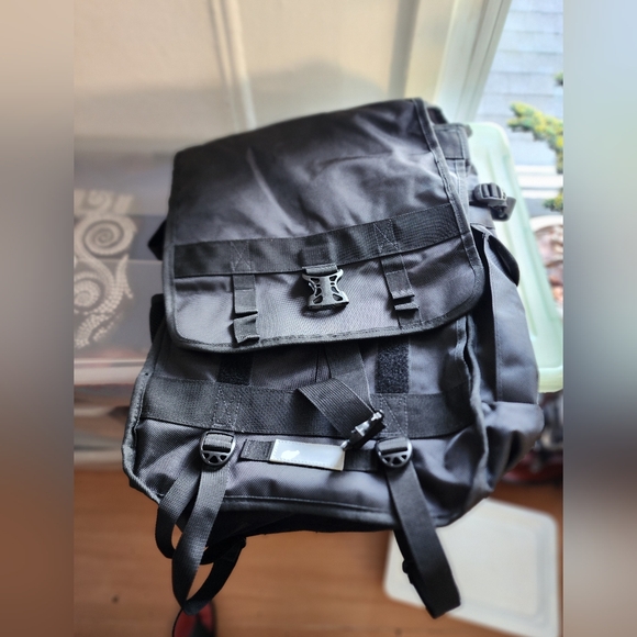 CityPak men's oversized messenger bag.